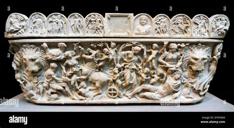 Sarcophagus of Seperatus: Uma Narrativa Histórica em Mármore Eternamente Moldada!